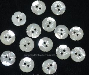 Mother of Pearl Flower Design Button 13mm (1/2")